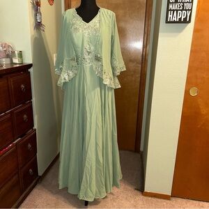 Light green Mother of the Bride long dress optional jacket appliqué sequins 8